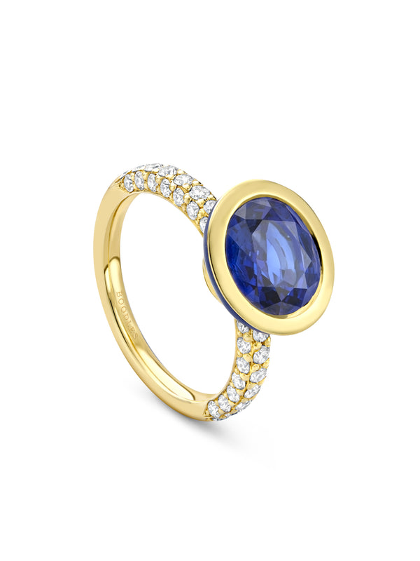 Florentine Oval Sapphire Yellow Gold Ring