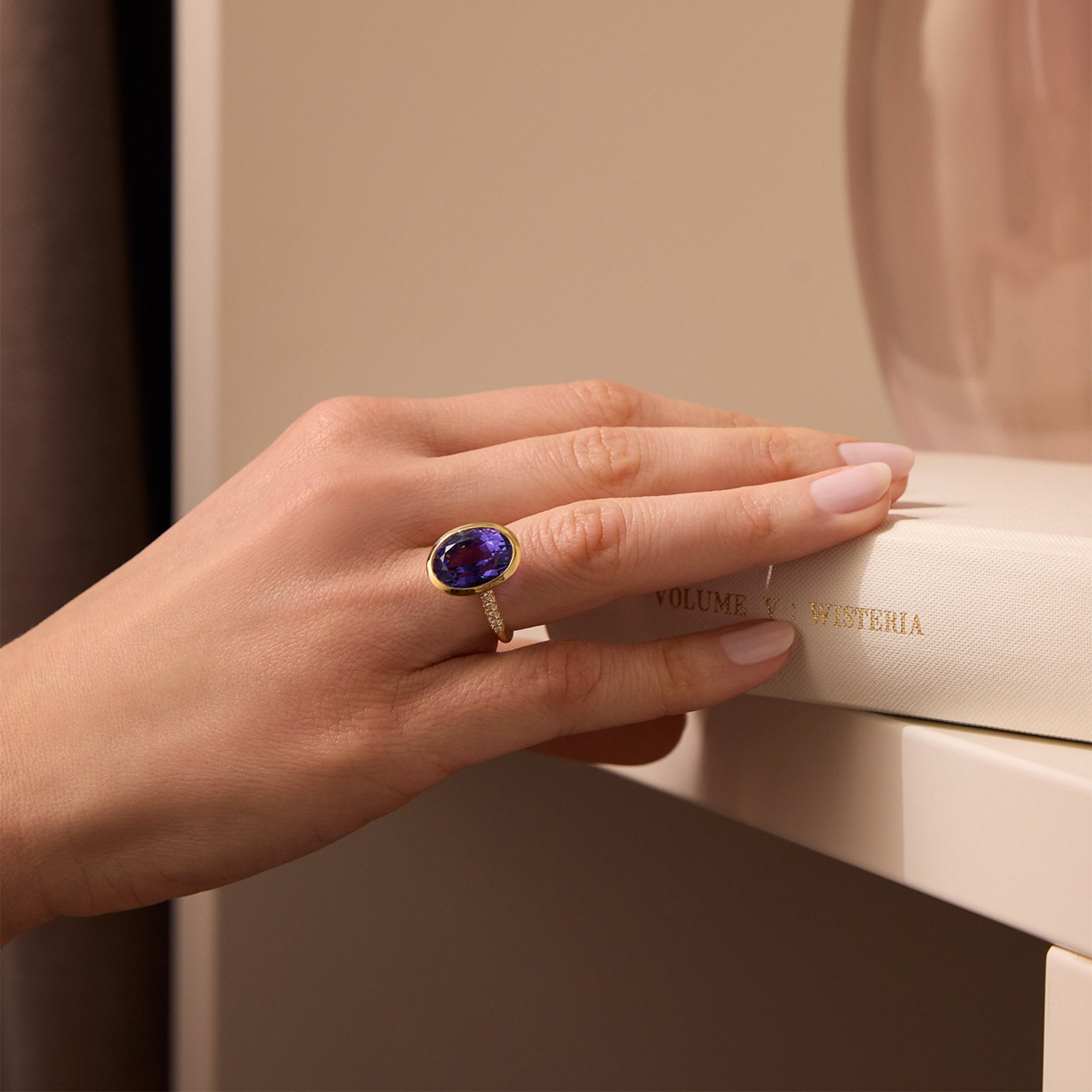 Florentine Dolce Vita Oval Tanzanite Yellow French Gold Ring