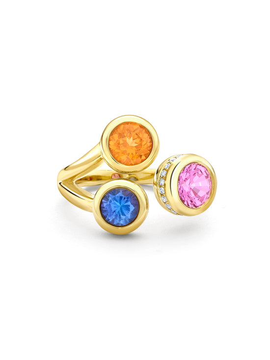 Beach Three Stone Yellow Gold Ring
