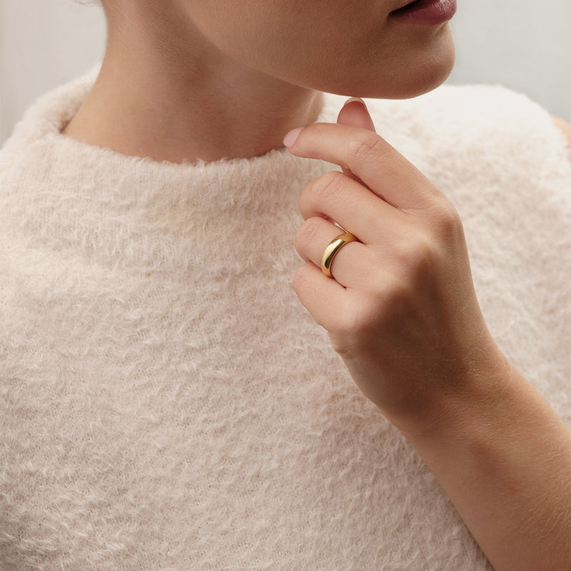 Classic Court Shaped Yellow Gold Wedding Band (5mm Width)