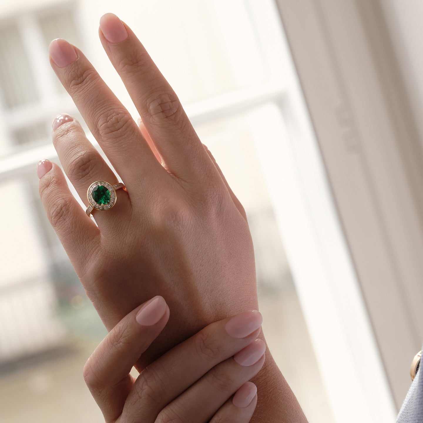 Vintage Oval Emerald Yellow Gold Ring