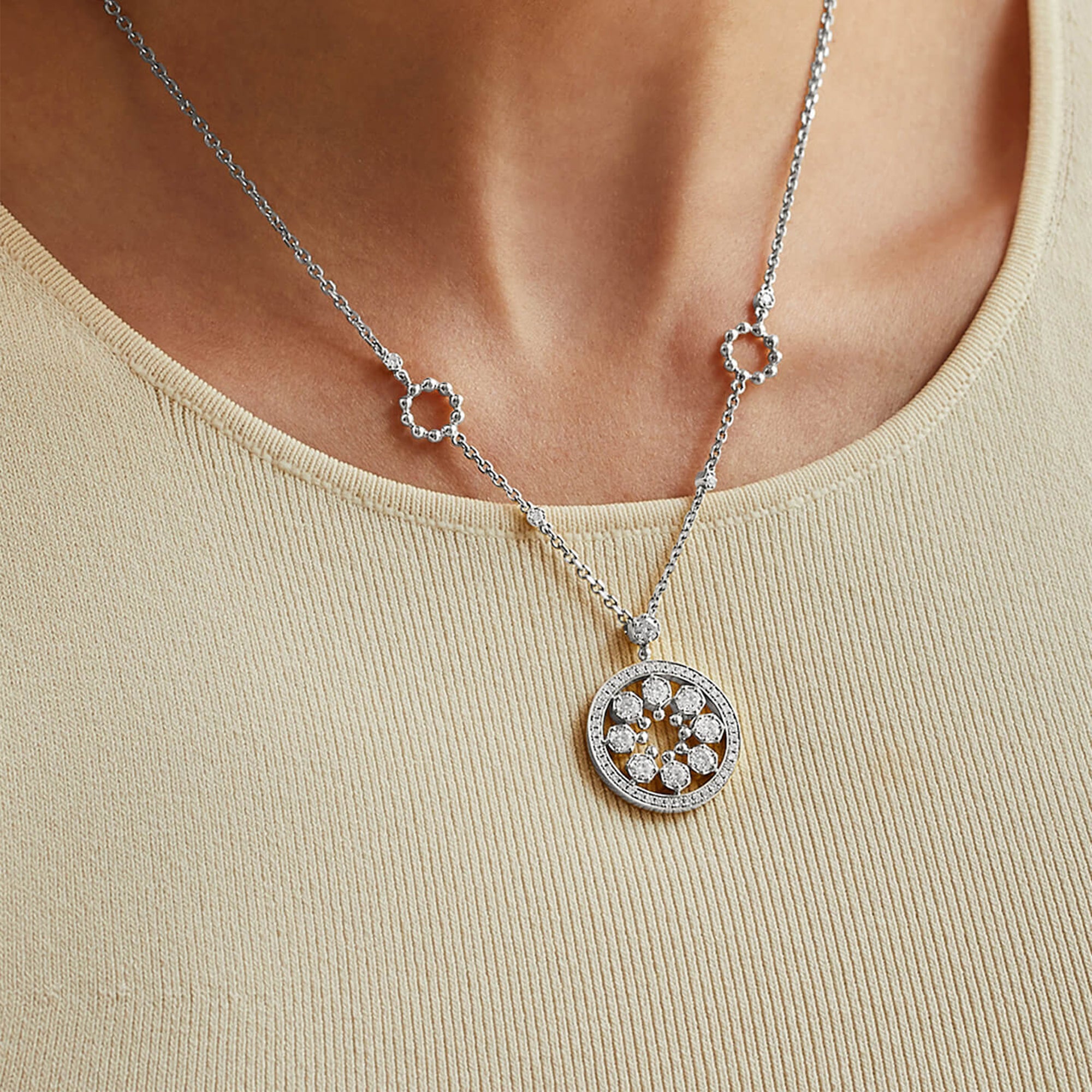 Circus Classic White Gold Diamond Pendant