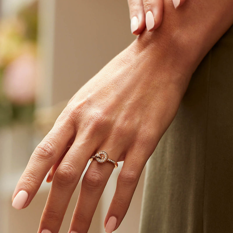 Roulette Yellow Gold Flip Ring with Pavé Diamond Band