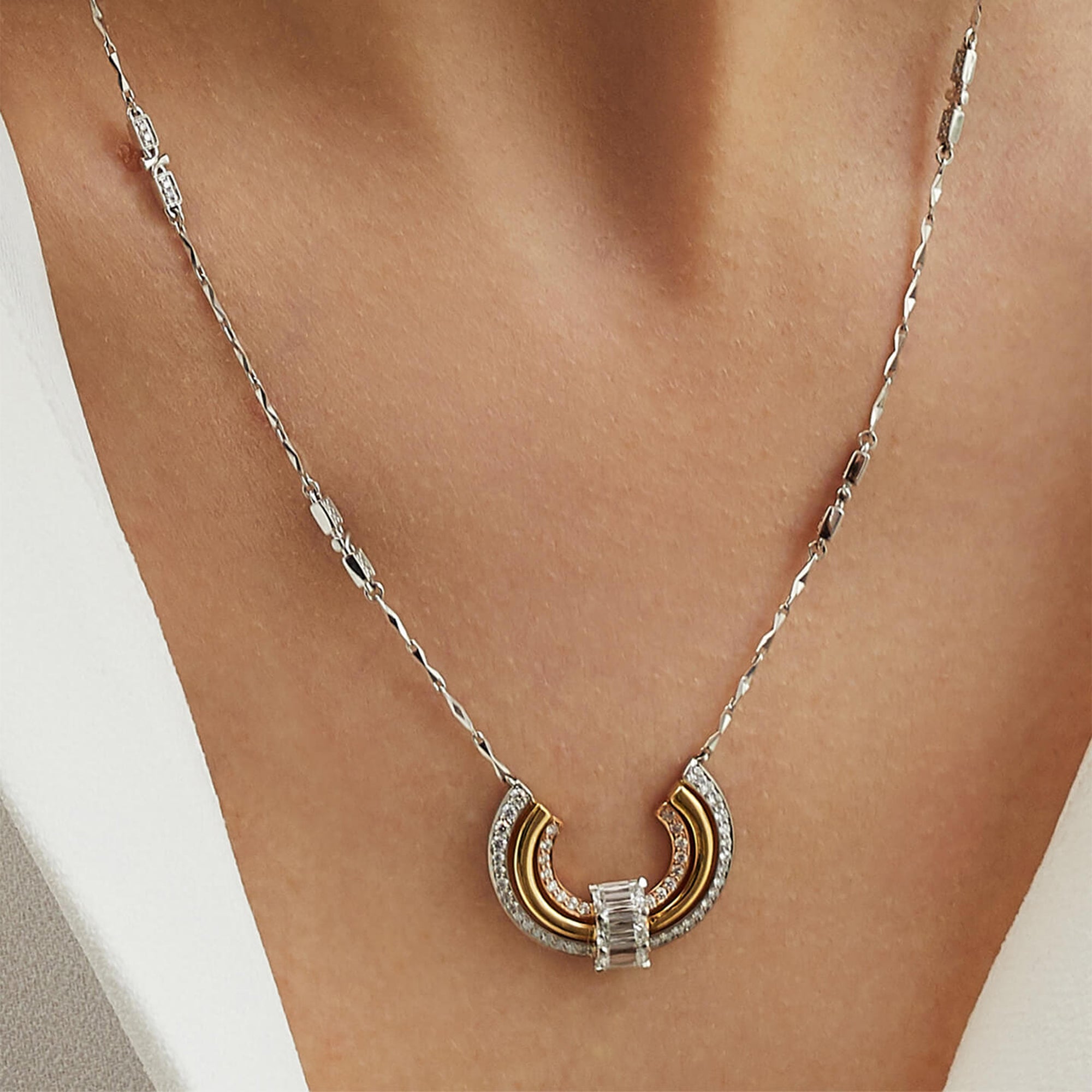 Ribbons Ashoka Three Stone Pendant