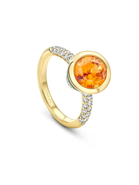 Florentine Oval Mandarin Garnet Yellow Gold Ring