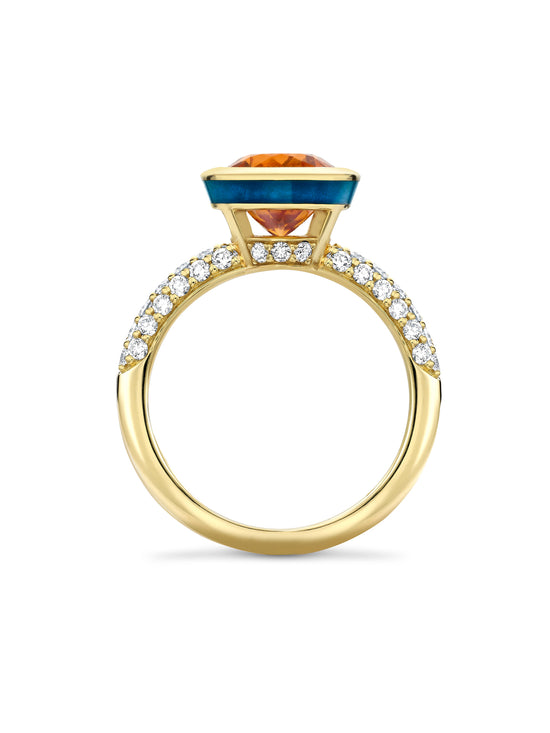 Florentine Oval Mandarin Garnet Yellow Gold Ring