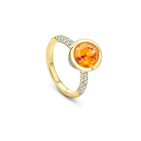 Florentine Oval Mandarin Garnet Yellow Gold Ring