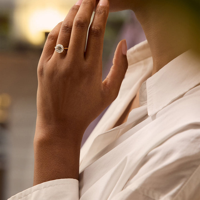 Classic Brilliant Diamond Yellow Gold Engagement Ring