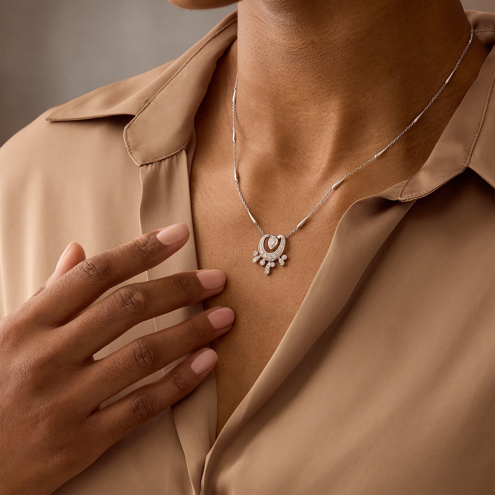 Lucky Yellow Gold Diamond Horseshoe Splash Pendant