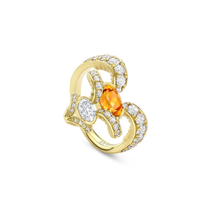 Africa Gazelle Mandarin Garnet Yellow Gold Ring
