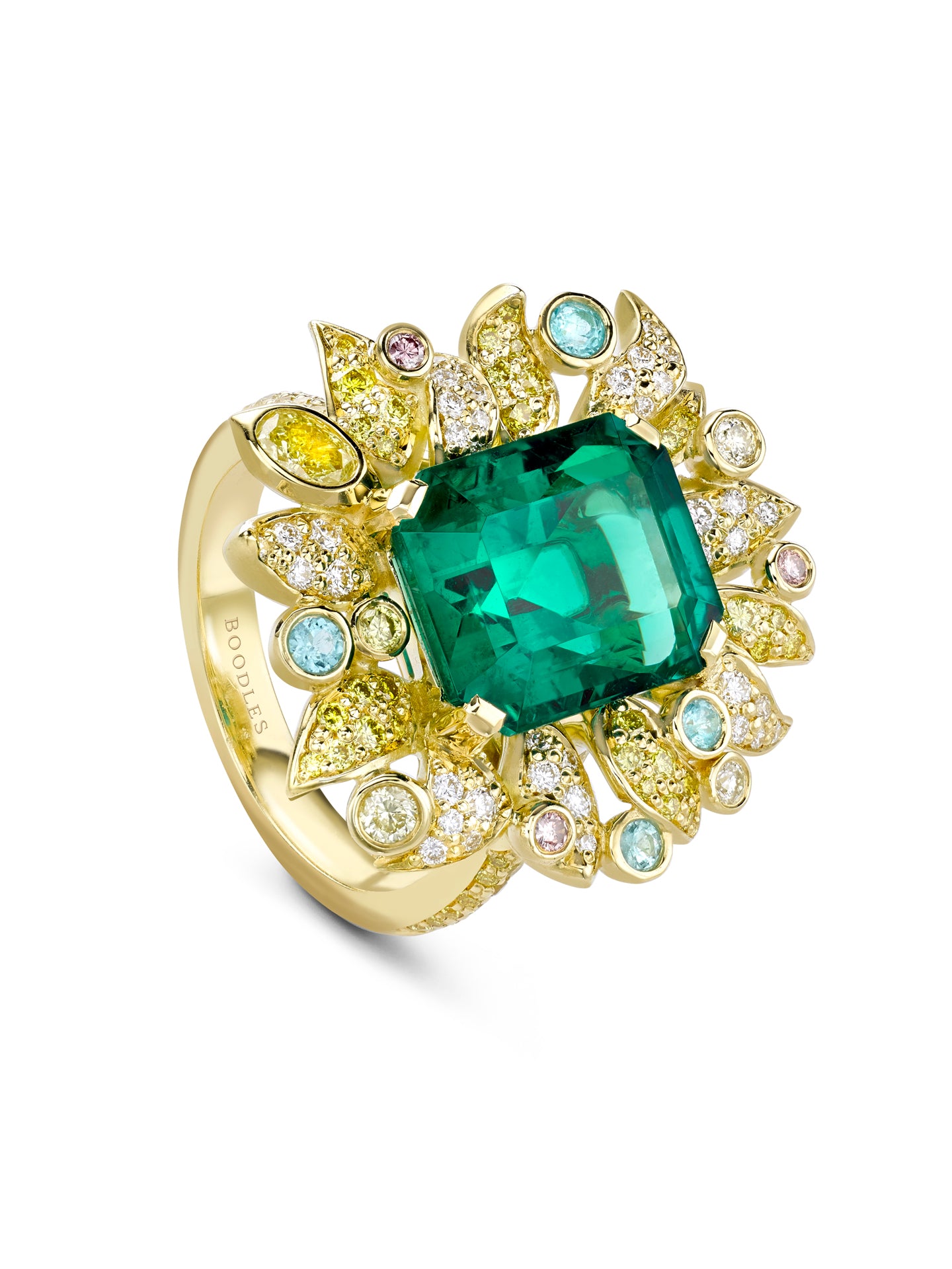 A Family Journey Amalfi Emerald Yellow Gold Ring | Boodles