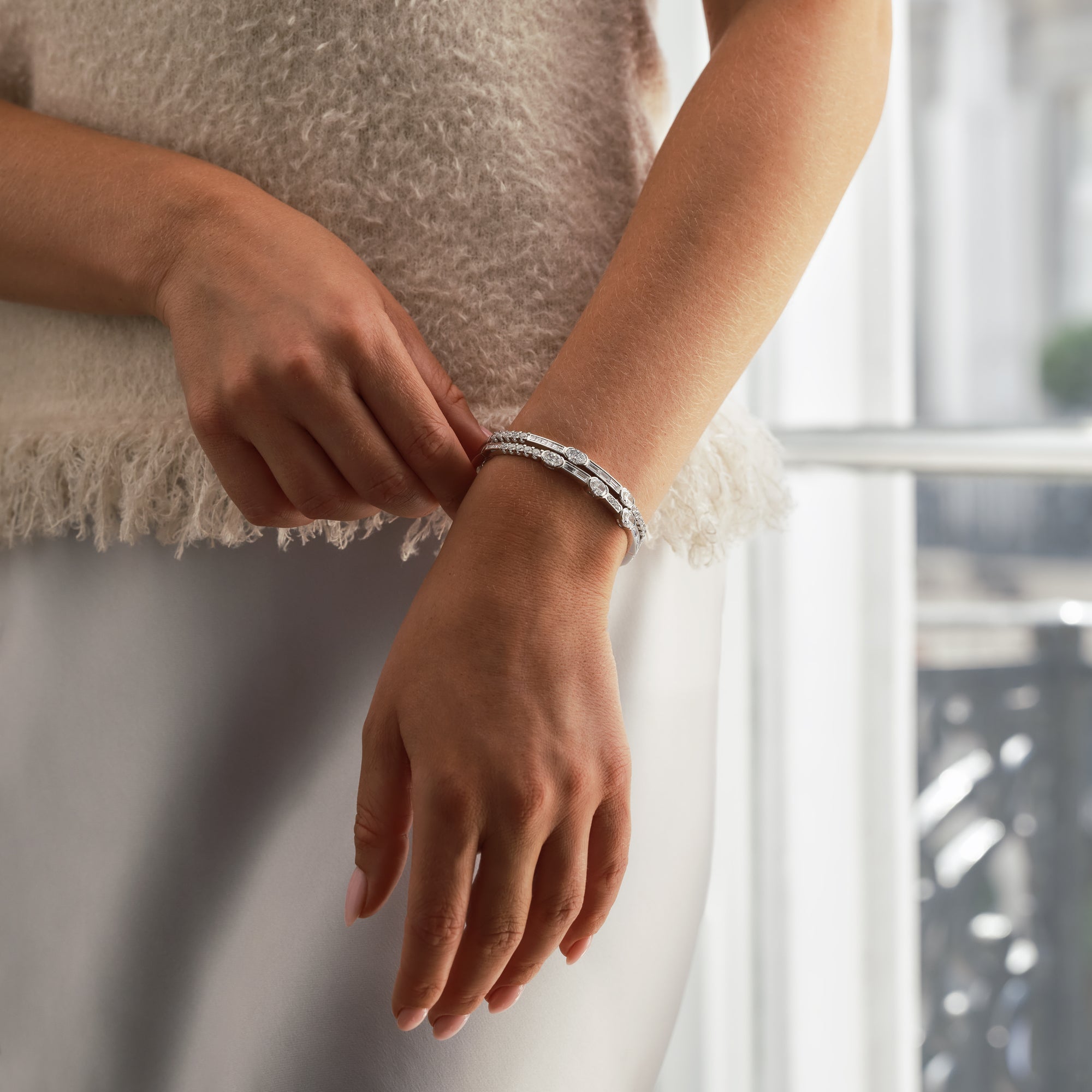 Play of Light Large Platinum Bangle