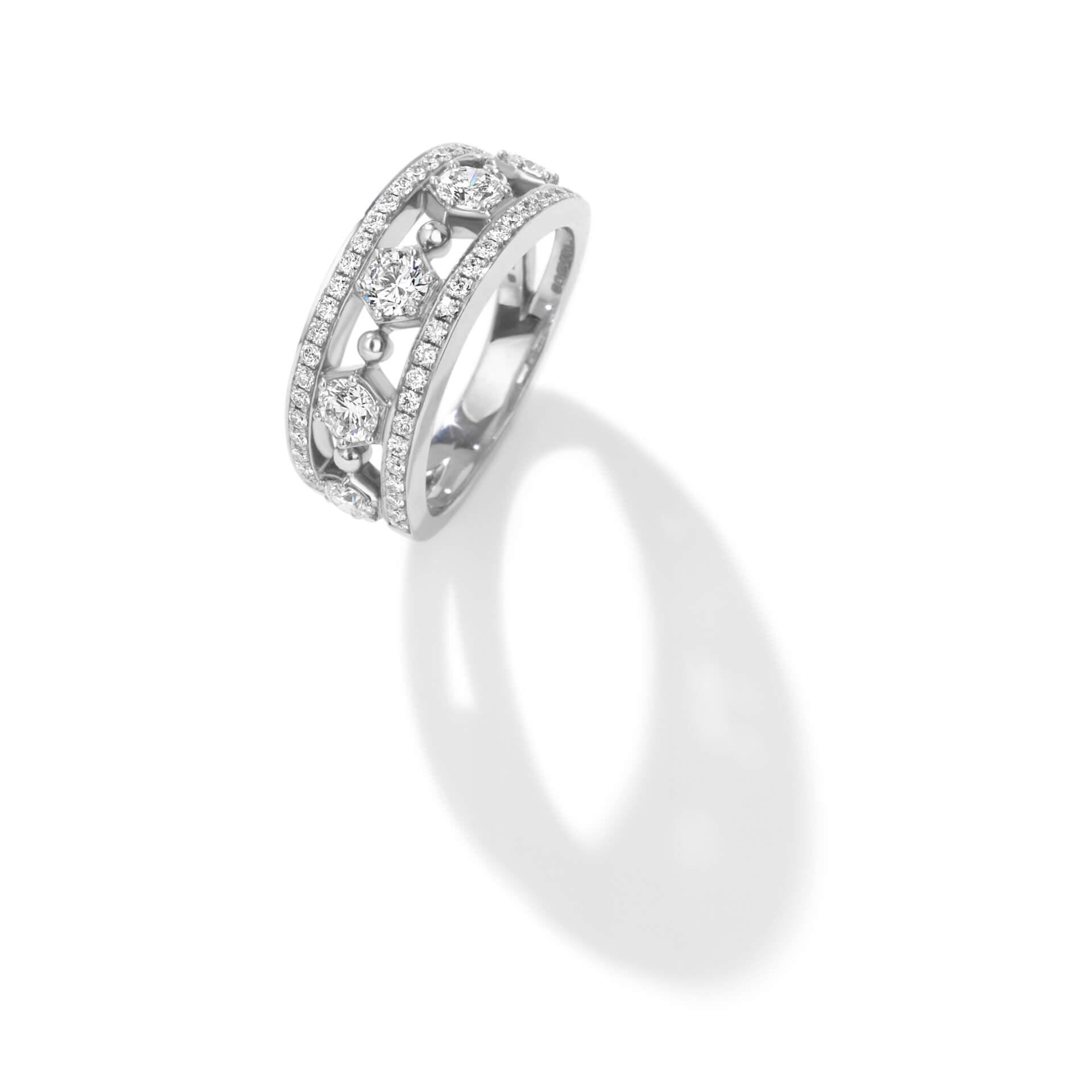 Circus Classic White Gold Diamond Ring