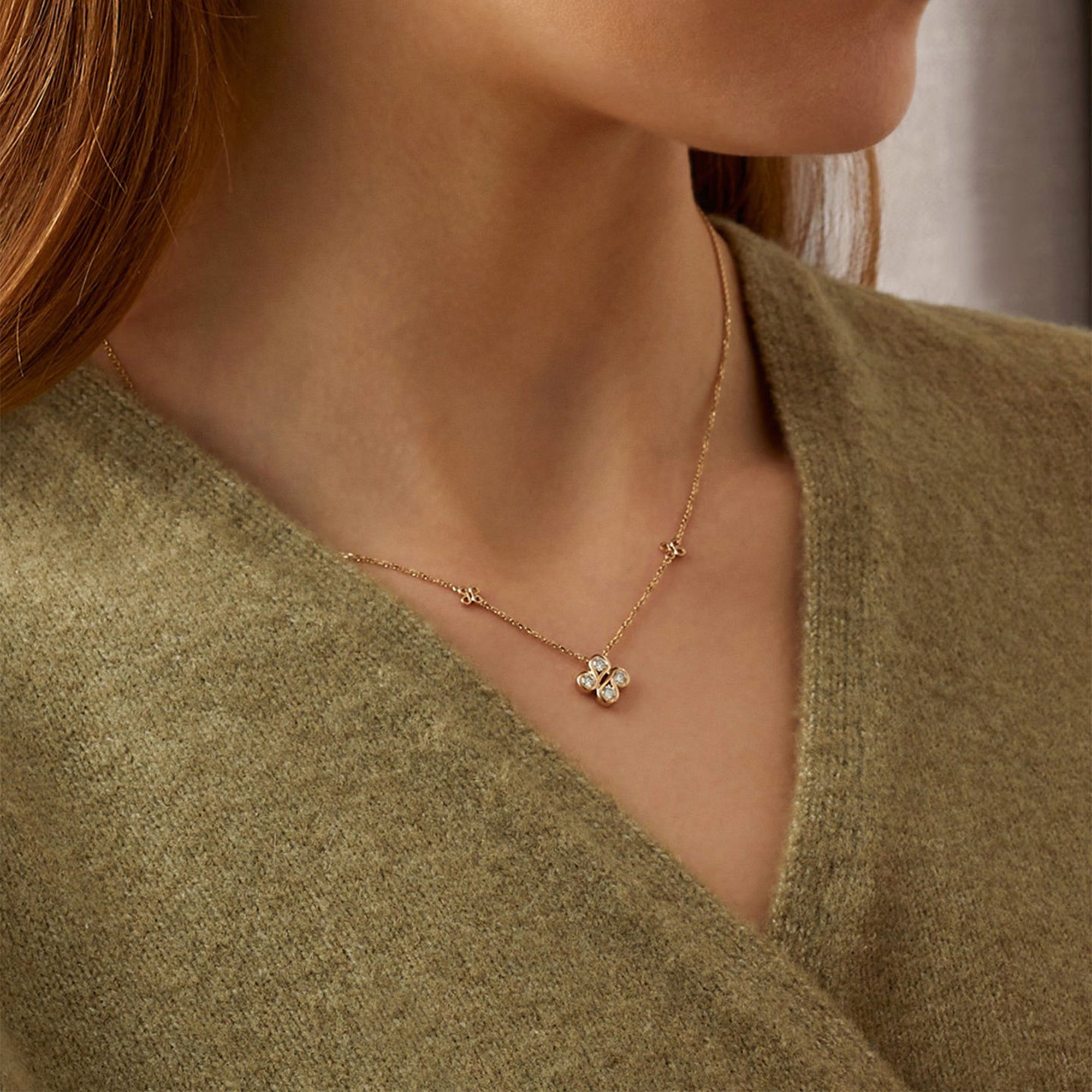 Be Boodles Yellow Gold Pendant and Earrings Set