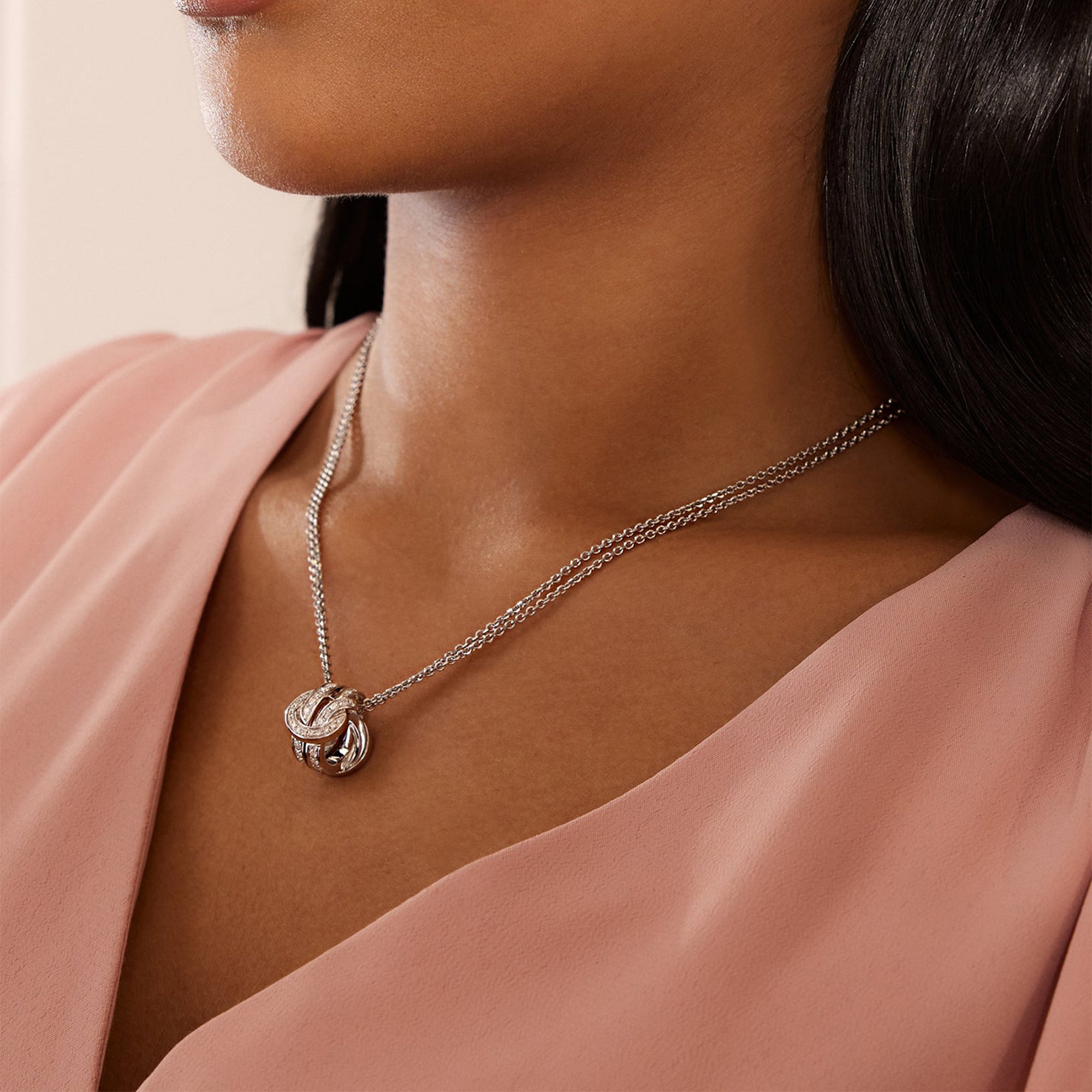 Knot White Gold Earrings and Pendant Set